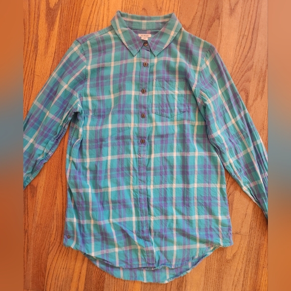 LL Bean Women's Lightweight Plaid Button-Up Flannel Size Small 100% Cotton - Picture 2 of 10